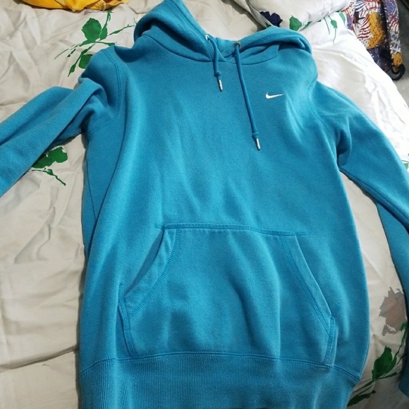 Nike Tops - Nike sweatshirt